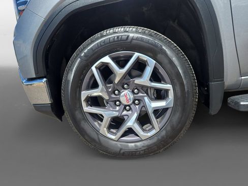 Used 2023 GMC Sierra 1500 SLT w/ SLT Premium Package AWD/4WD image 16