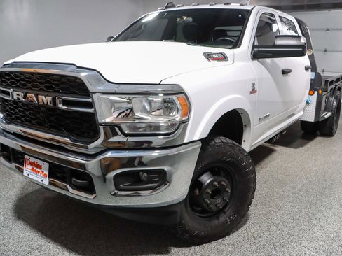 Used 2021 RAM 3500 Tradesman w/ Chrome Appearance Group AWD/4WD image 31