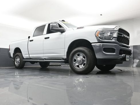Used 2024 RAM 2500 Tradesman w/ Chrome Appearance Group AWD/4WD image 26
