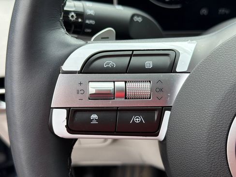 Used 2025 Hyundai Tucson Limited FWD image 25