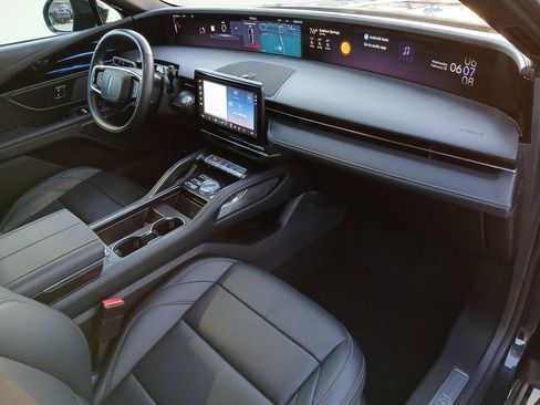 Used 2024 Lincoln Nautilus Premier w/ Jet Appearance Package image 30