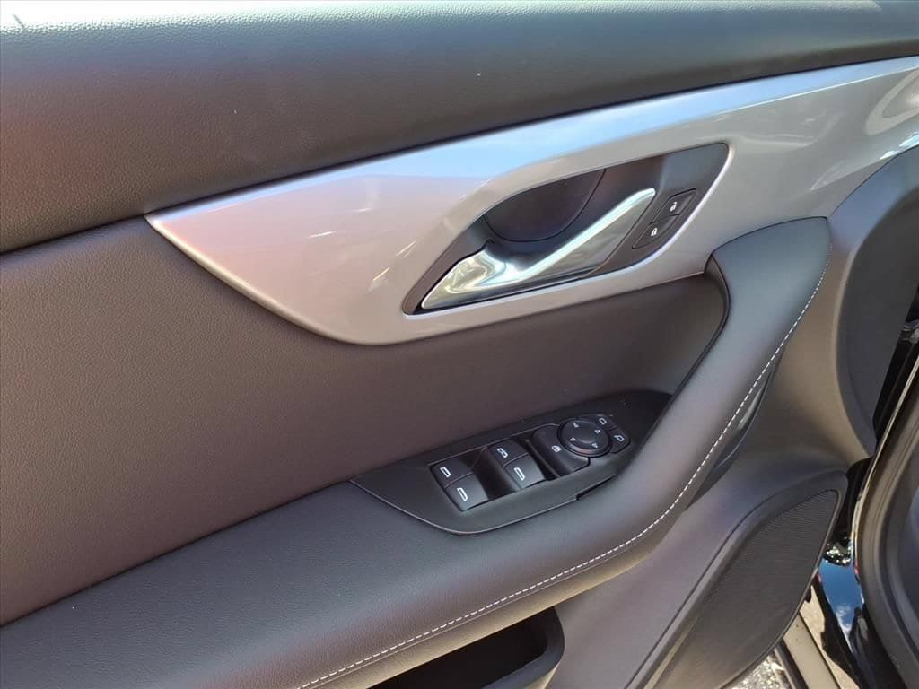 New 2025 Chevrolet Blazer LT AWD/4WD image 11