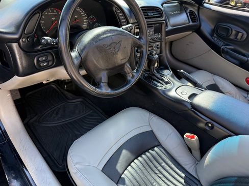 Used 1998 Chevrolet Corvette Coupe w/ Memory Pkg image 51