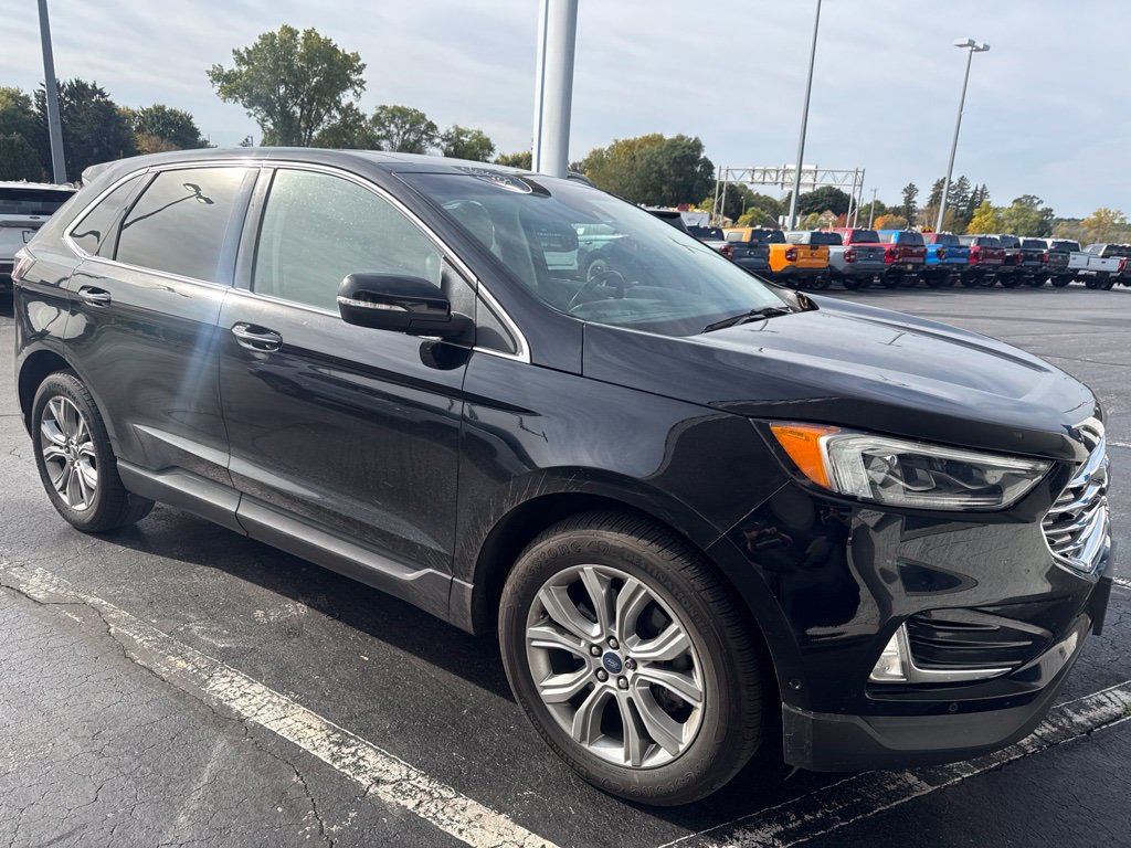 Used 2019 Ford Edge Titanium w/ Equipment Group 301A AWD/4WD image 12