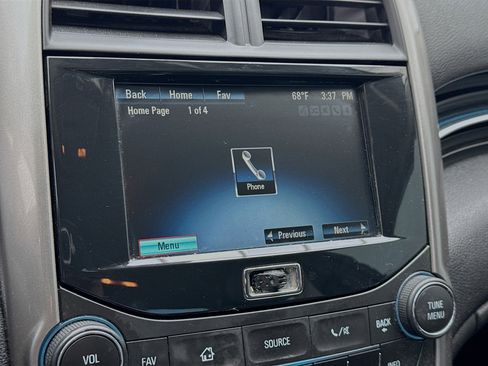 Used 2015 Chevrolet Malibu LT FWD image 9
