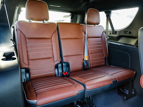 Used 2024 GMC Yukon XL Denali Ultimate image 19