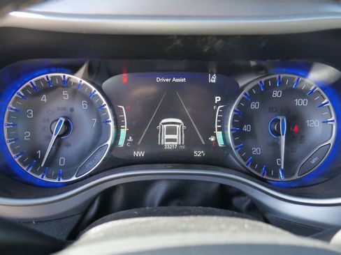 Used 2021 Chrysler Pacifica Touring-L w/ S Appearance Package FWD image 24