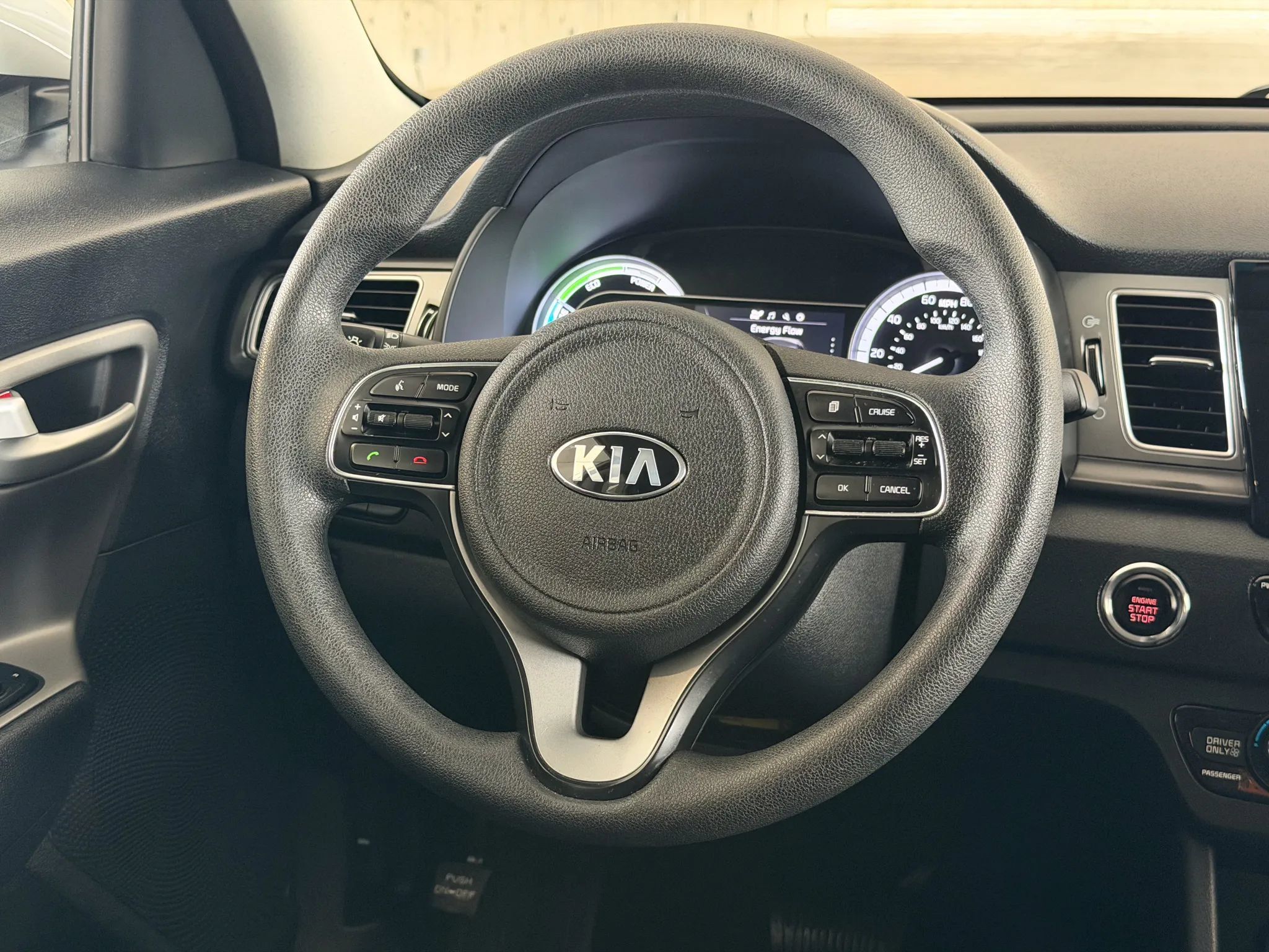 Used 2018 Kia Niro LX FWD image 26