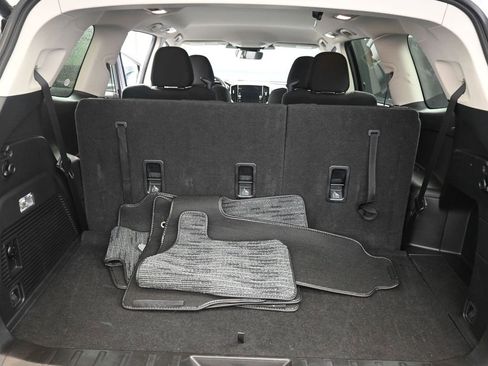 Certified 2024 Subaru Ascent Premium w/ Convenience Package image 18