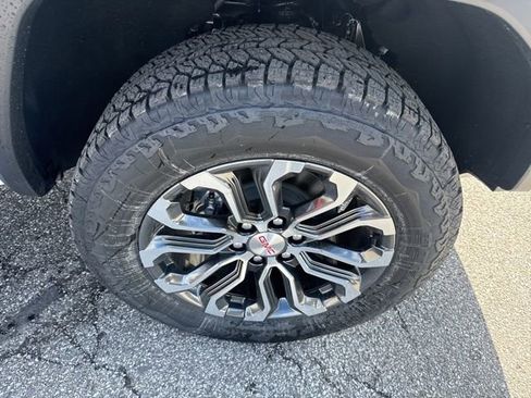 New 2026 GMC Canyon Denali AWD/4WD image 9