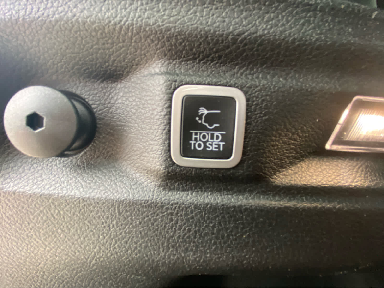Used 2023 Jeep Grand Cherokee L Laredo AWD/4WD image 9
