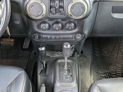 Used 2016 Jeep Wrangler Unlimited Sport AWD/4WD image 18