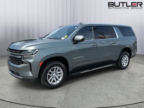 Used 2024 Chevrolet Suburban LT RWD image 1