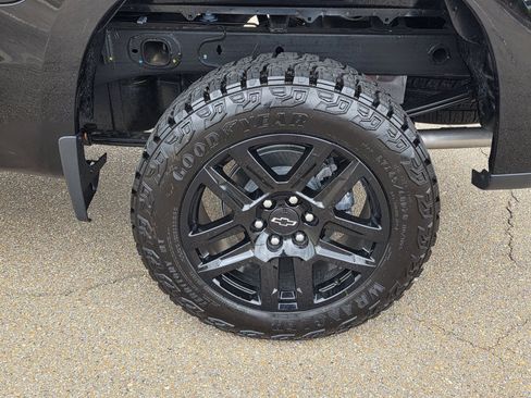 Used 2026 Chevrolet Silverado 1500 Custom Trail Boss AWD/4WD image 25
