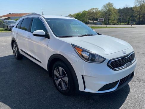 Used 2017 Kia Niro LX image 4