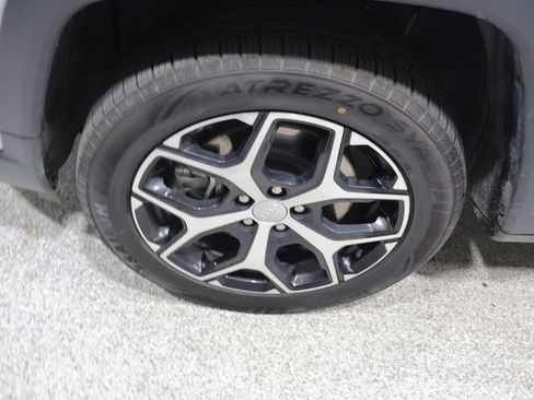 Certified 2024 Jeep Compass Latitude AWD/4WD image 11