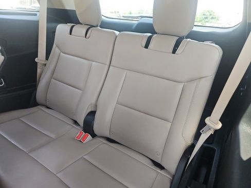 Used 2024 Ford Explorer XLT w/ Equipment Group 202A image 18