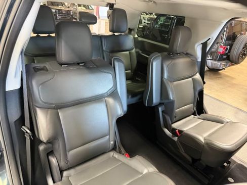 Used 2025 Ford Expedition Active AWD/4WD image 34