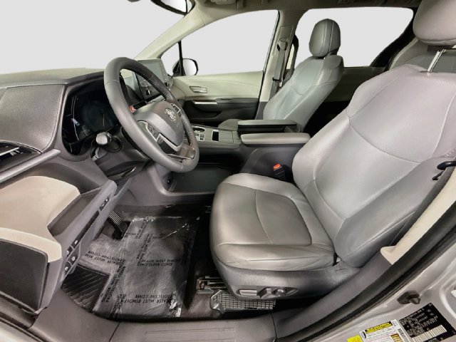 Certified 2021 Toyota Sienna XLE FWD image 22