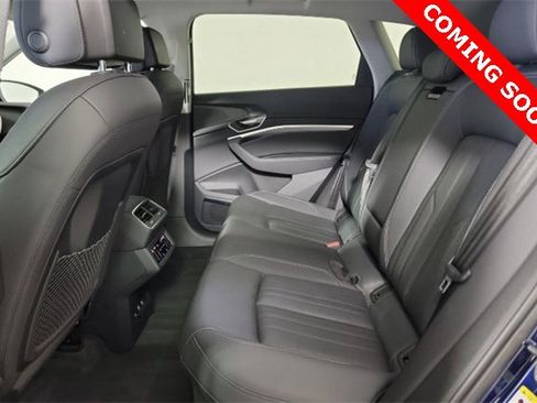 Used 2021 Audi e-tron Premium Plus w/ Premium Plus Package image 7