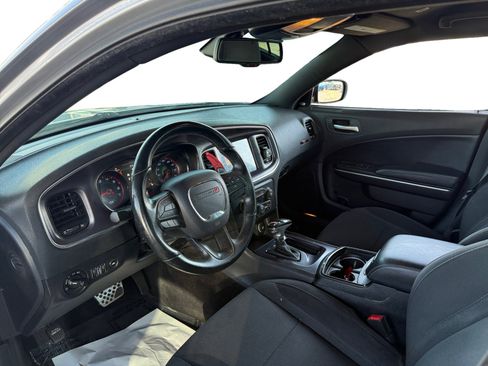 Used 2017 Dodge Charger R/T w/ Blacktop Package RWD image 9