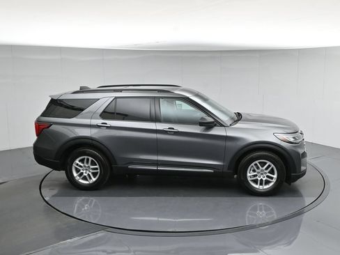 Certified 2025 Ford Explorer Active RWD image 43