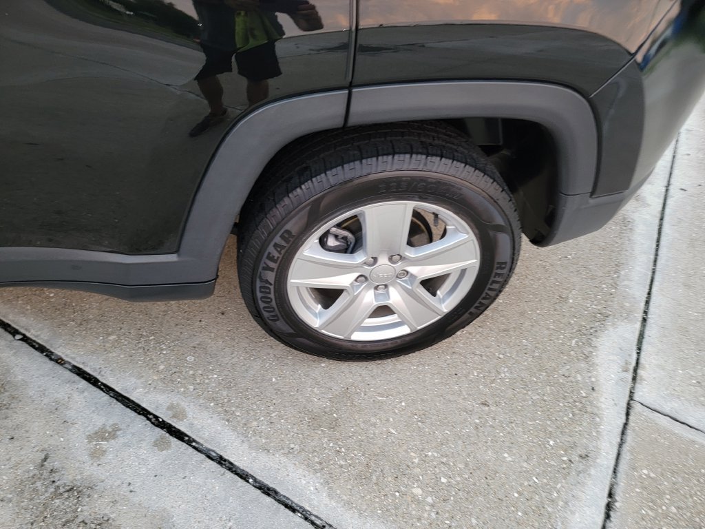 Used 2022 Jeep Compass Latitude FWD image 24