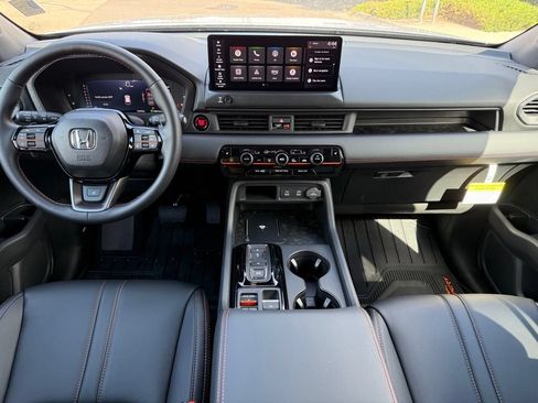Certified 2026 Honda Pilot TrailSport image 18