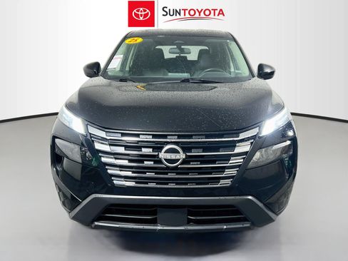 Used 2025 Nissan Rogue SV FWD image 10
