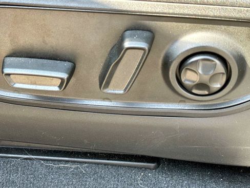 Used 2025 Jeep Grand Cherokee 4WD image 14