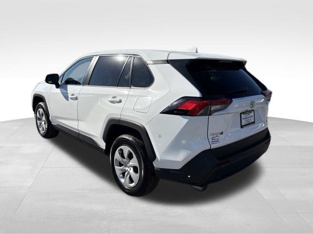 Used 2025 Toyota RAV4 LE AWD/4WD image 11