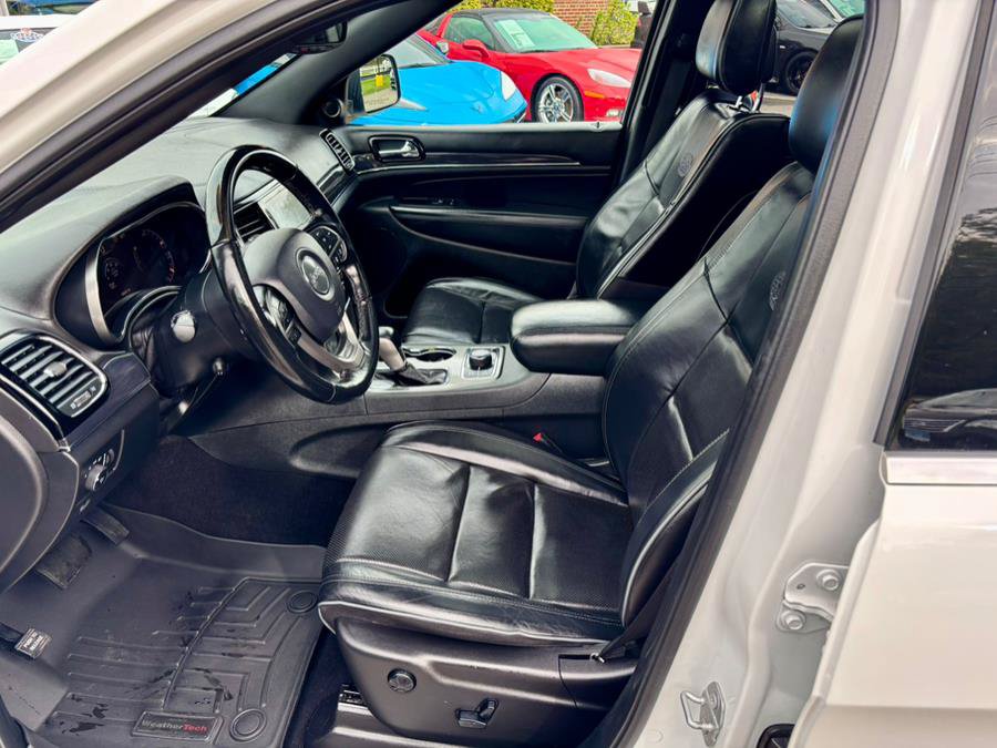 Used 2020 Jeep Grand Cherokee Overland AWD/4WD image 11