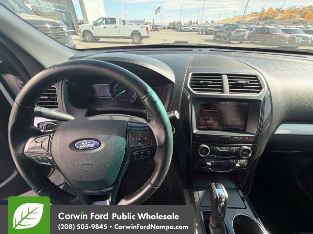 Used 2016 Ford Explorer XLT w/ Equipment Group 202A FWD image 10