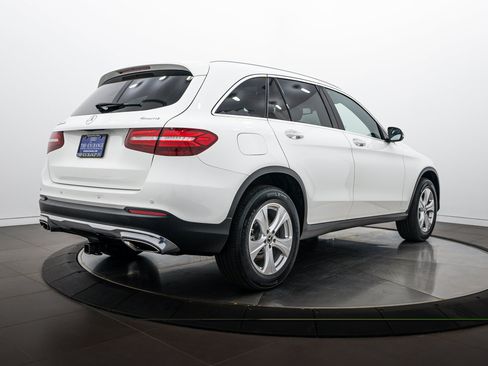 Used 2017 Mercedes-Benz GLC 300 4MATIC image 4