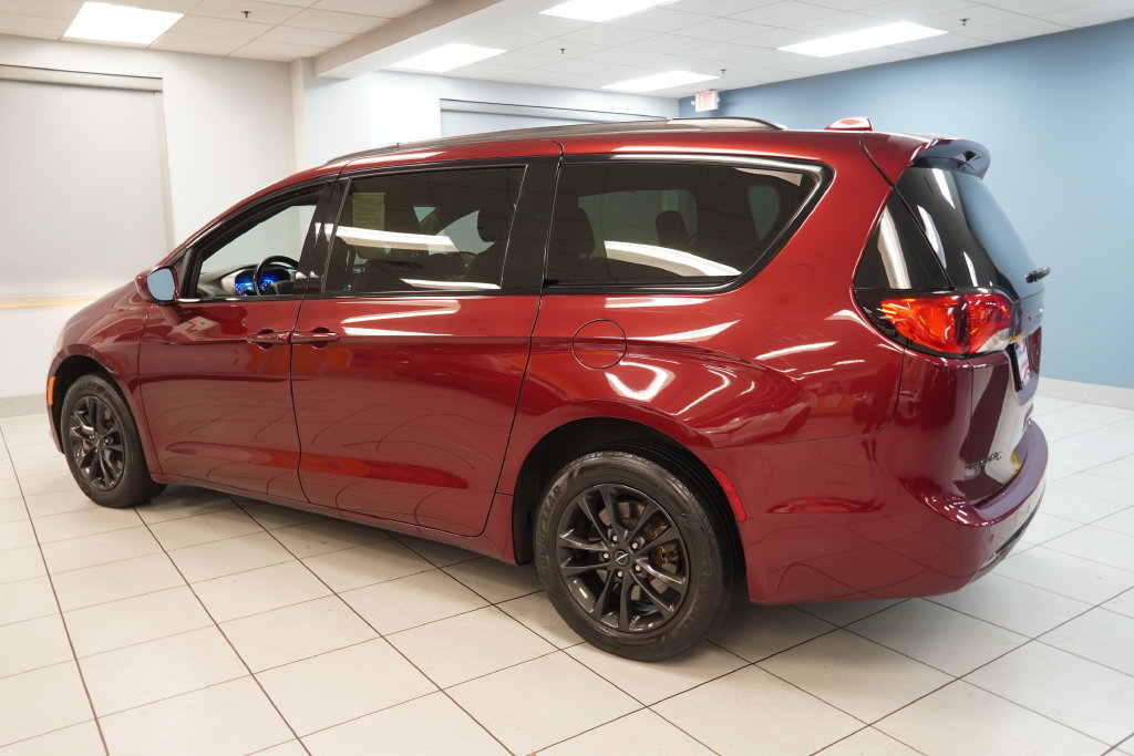 Used 2020 Chrysler Pacifica Touring-L AWD/4WD image 7