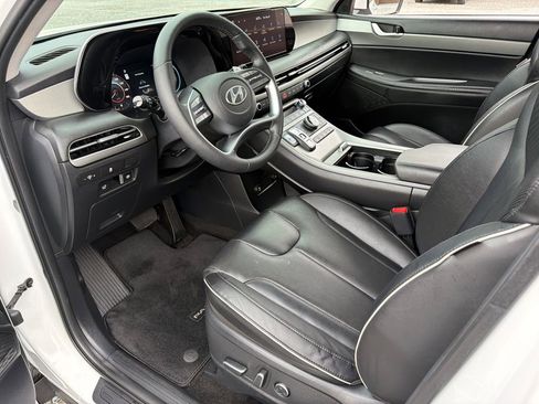 Used 2024 Hyundai Palisade SEL w/ Premium Package FWD image 2