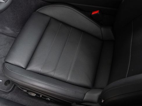 Used 2025 Porsche Panamera image 27