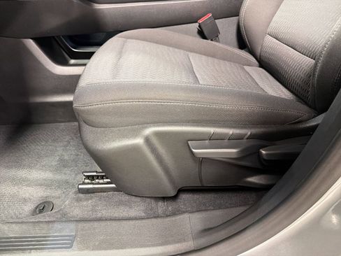Used 2025 Chevrolet Equinox LT FWD image 13