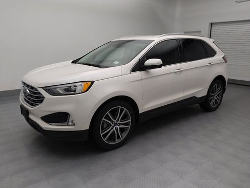 Used 2019 Ford Edge Titanium FWD image 2