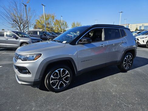 Used 2024 Jeep Compass Limited image 2