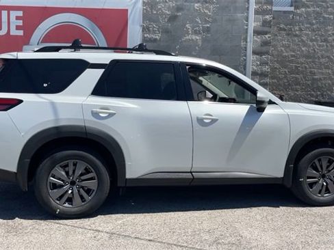 New 2025 Nissan Pathfinder SV w/ SV Premium Package image 3