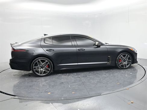 Certified 2022 Kia Stinger GT2 image 8