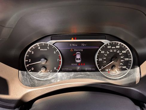 Used 2025 Nissan Altima 2.5 SV FWD image 11