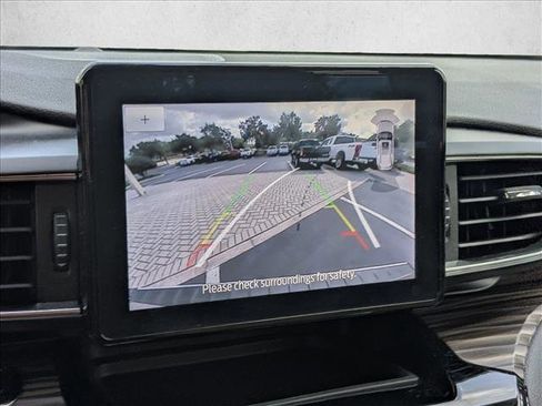 Used 2024 Ford Explorer Limited w/ Equipment Group 301A image 10