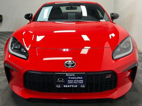 Used 2023 Toyota GR86 Premium RWD image 2