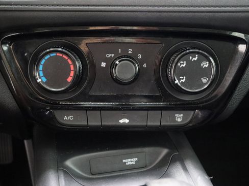 Used 2017 Honda HR-V LX image 18