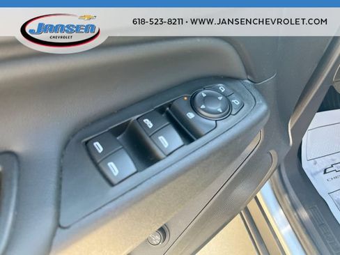 Used 2024 Chevrolet Equinox LT FWD image 22