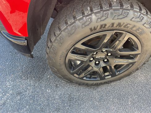 Used 2022 Chevrolet Silverado 1500 LT Trail Boss w/ Bed Protection Package image 5