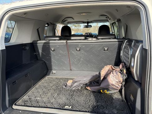 Used 2010 Toyota FJ Cruiser 4WD image 16