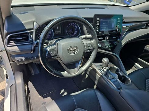 Used 2022 Toyota Camry SE FWD image 16
